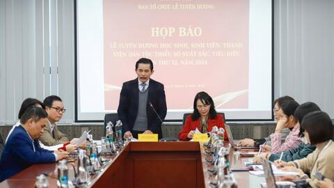 Tuyên dương 125 học sinh, sinh viên dân tộc thiểu số tiêu biểu