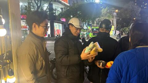 Cơn sốt “hộp mù” trở lại trong giới trẻ sau Tết