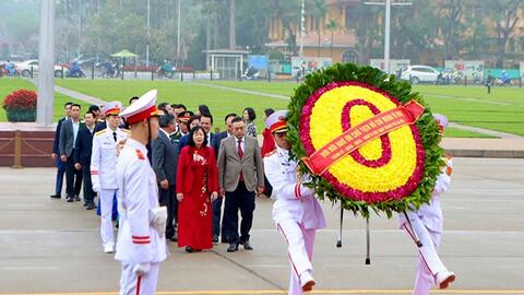 Lãnh đạo TP viếng Chủ tịch Hồ Chí Minh, các Anh hùng liệt sĩ
