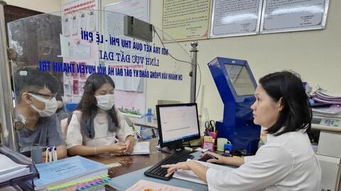 Đơn giản hóa thủ tục hành chính để đạt tăng trưởng trên 8%