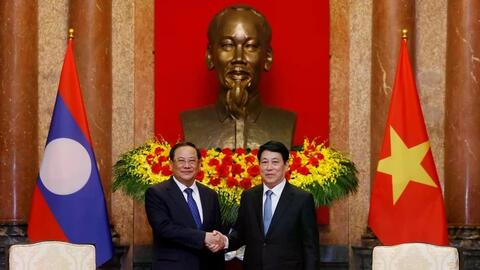 Chuyến thăm Lào của Chủ tịch nước: Tạo xung lực mới cho mối quan hệ Việt Nam-Lào