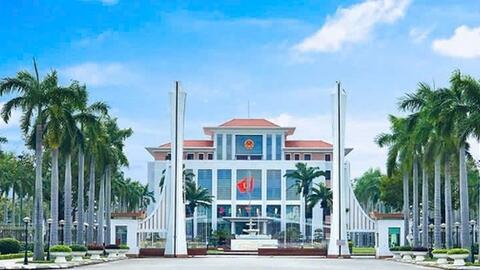 Quảng Nam: Đề xuất hỗ trợ cán bộ chuyển về Đà Nẵng làm việc