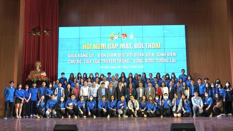 Tuổi trẻ Học viện Tài chính tự hào, vững tin theo Đảng