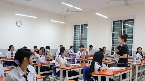 TP Hồ Chí Minh: Hơn 500 thí sinh bỏ thi, 2 em đi trễ trong ngày thi thứ hai
