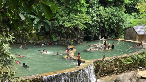 Thương mại, dịch vụ mở lối thoát nghèo cho bà con Mường Chiên