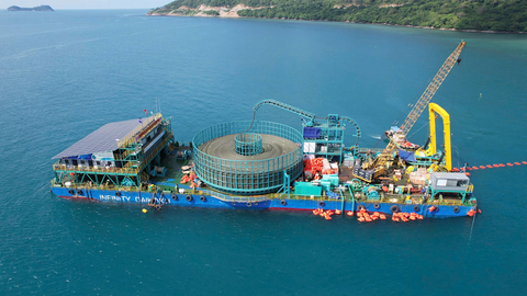 Đóng điện thành công dự án cấp điện từ lưới điện quốc gia cho Côn Đảo