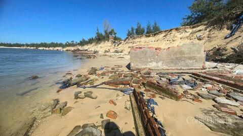 Đà Nẵng: Cần có giải pháp khắc phục sạt lở ở bờ biển Cửa Lở