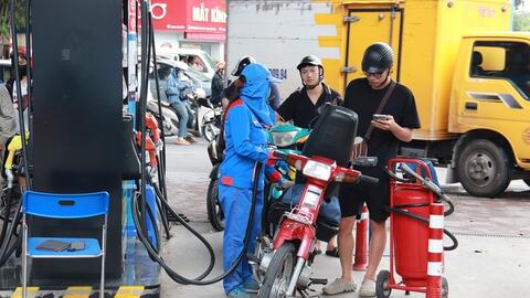 Giá xăng dầu hôm nay 27/10/2025: Tiếp tục giảm