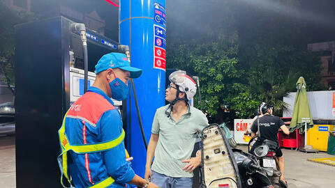 Giá xăng dầu hôm nay 29/10/2025: Giảm gần 2%