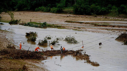 PC Quảng Ngãi: Nỗ lực cấp điện lại cho khách hàng sau mưa lũ