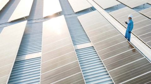 Nhà máy điện mặt trời trên mái nhà lớn nhất thế giới