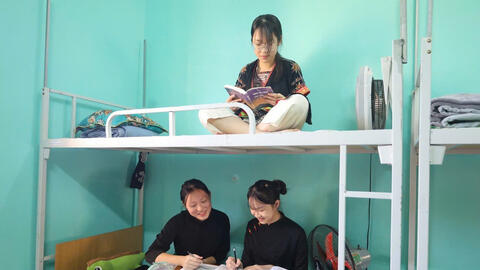 'Mang sách lên núi' lấp khoảng trống trong văn hóa đọc ở vùng cao