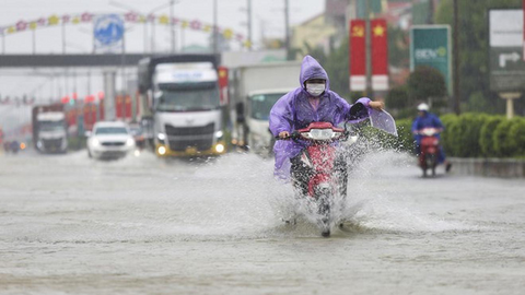 Các địa phương miền Trung khẩn trương ứng phó với mưa lũ lớn