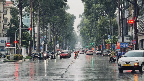 Bắc Bộ nắng hanh, Trung Bộ và Nam Bộ có mưa dông vào chiều tối