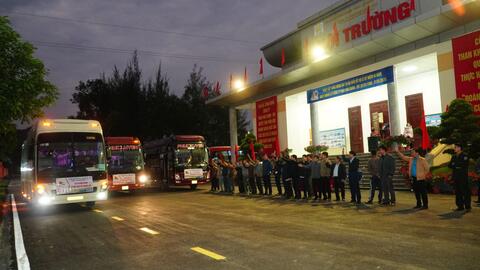 Than Khe Chàm tổ chức xe đưa, đón gần 500 người lao động về quê đón Tết Dương lịch 2026