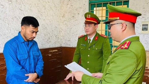 Khởi tố nguyên giám đốc ngân hàng chiếm đoạt tiền của khách qua 'đáo hạn'