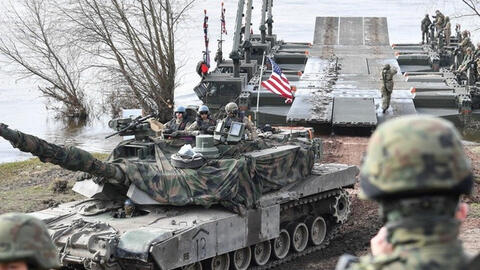 Mỹ bắt đầu rút các chuyên gia quân sự khỏi NATO