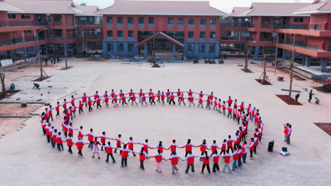 Kỳ vọng từ ngôi trường nội trú liên cấp đầu tiên nơi biên giới Si Pa Phìn