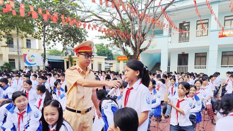 Trường học ở Phú Thọ tăng cường giáo dục an toàn giao thông cho học sinh