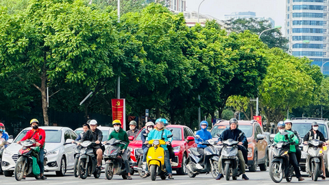 Bắc Bộ trời nắng về trưa chiều, Trung Bộ và Nam Bộ có mưa to