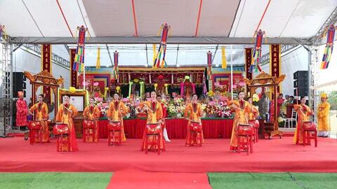 Thanh Hóa rộn ràng lễ hội Cầu Ngư Vạn Lộc