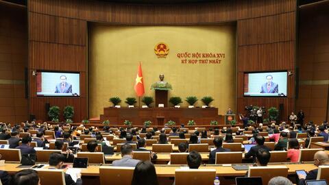 Bộ Chính trị: Nghiên cứu sửa đổi tổng thể Hiến pháp