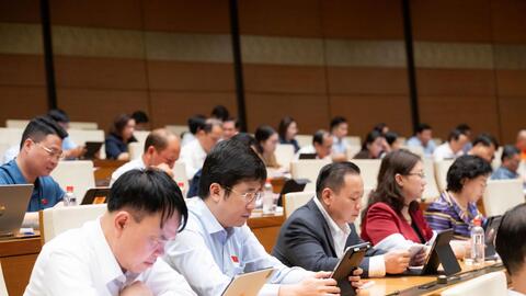 Đăng ký kết hôn không phụ thuộc nơi cư trú, Chủ tịch xã được ủy quyền cấp giấy chứng tử