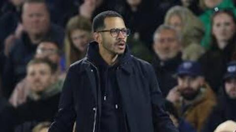 Chelsea sa thải HLV Rosenior, bồi thường sô tiền khổng lồ