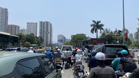 Bắc Bộ và Trung Bộ có mưa dông vài nơi, ngày nắng; Nam Bộ nắng nóng