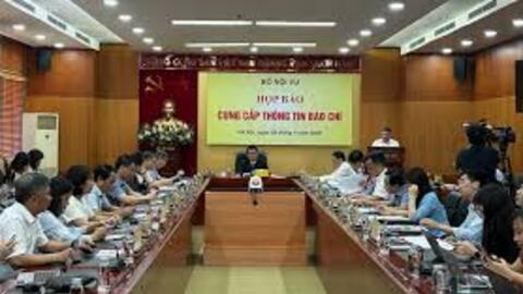 Bộ Chính trị thống nhất tăng lương mức cơ sở lên 2,53 triệu đồng từ ngày 1/7/2026