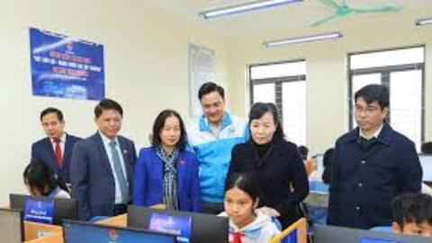 Bắc Ninh trao 100 máy tính từ công trình 'Kết nối số - Nâng bước em tới trường'