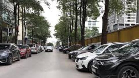 Hà Nội dự kiến thu phí vỉa hè, lòng đường tối đa 400.000 đồng/m2