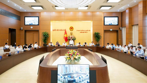 Khai mạc phiên họp thứ 4 của Ủy ban Thường vụ Quốc hội