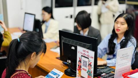 Bệ đỡ an sinh từ chính sách bảo hiểm thất nghiệp