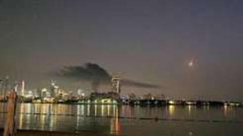 Hàng loạt vụ nổ mạnh làm rung chuyển thành phố Dubai ở UAE