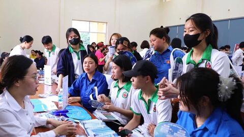 Thị trường lao động Hà Nội sôi động với khối thương mại - dịch vụ dẫn dắt tuyển dụng hè