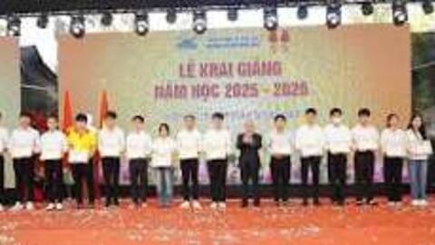 Trường Đại học Cửu Long tặng 56 suất học bổng toàn phần cho tân sinh viên dân tộc Khmer