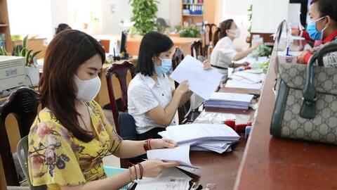 Tiêu chuẩn và cách xác định thành tích để nâng lương trước hạn
