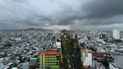 Mưa lớn tiếp diễn tại Bắc Bộ và Trung Bộ, Nam Bộ mưa dông vài nơi