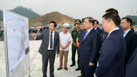 Phó Thủ tướng Thường trực Phạm Gia Túc khảo sát mô hình logistics, cửa khẩu thông minh tại Lạng Sơn