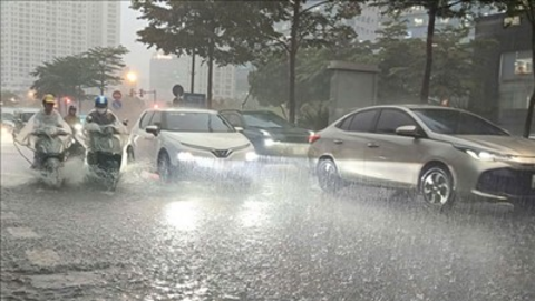 Mưa dông xuất hiện tại nhiều khu vực, cục bộ có nơi mưa rất to
