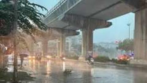 Nhiều khu vực có mưa rào và dông; đề phòng lốc, sét