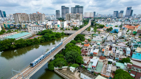 Cận cảnh rạch ở TPHCM ô nhiễm nặng, hơn 1.000 căn nhà cần di dời