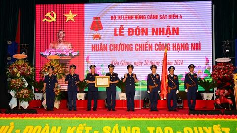 Bộ Tư lệnh Vùng Cảnh sát biển 4 đón nhận Huân chương Chiến công hạng Nhì