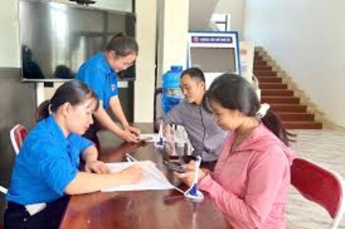 Gần 2.000 thanh niên hỗ trợ người dân dịch vụ hành chính công ở Tuyên Quang
