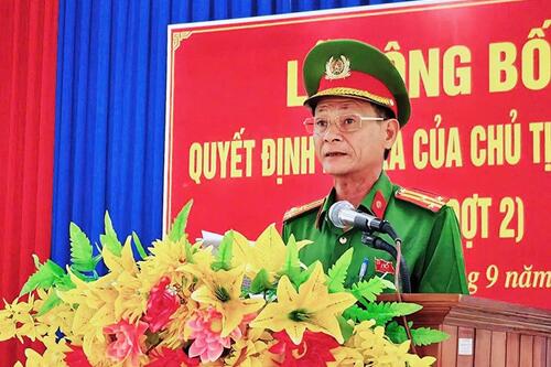 <a href="/thoi-su" title="Thời sự" rel="dofollow">Thời sự</a>