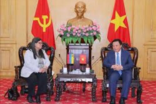 Thúc đẩy hợp tác đào tạo, bồi dưỡng cán bộ Việt Nam – Venezuela