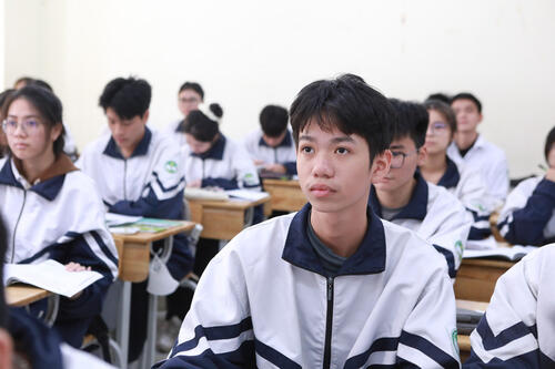 Nam sinh vượt lên nghịch cảnh giành giải Nhất thành phố môn Toán