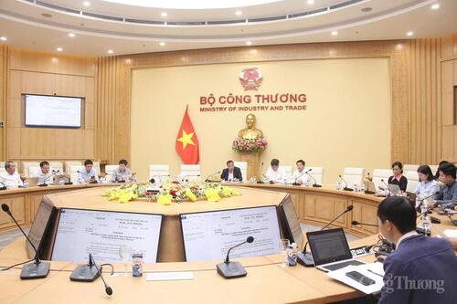<a href="/nang-luong-xanh" title="Năng lượng xanh" rel="dofollow">Năng lượng xanh</a>