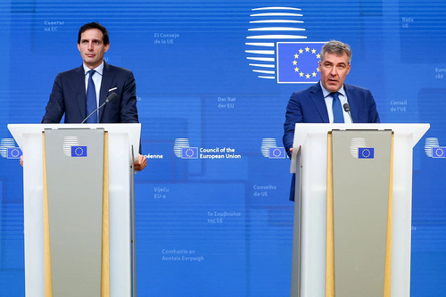 <a href="/nang-luong-xanh" title="Năng lượng xanh" rel="dofollow">Năng lượng xanh</a>